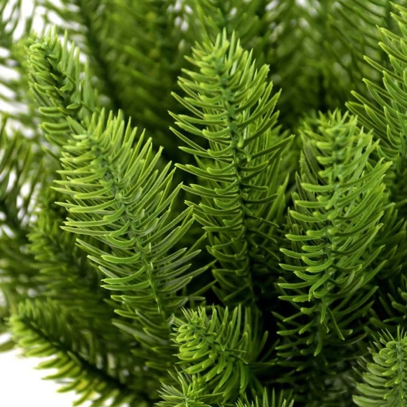 🆕 100 Pcs Artificial Christmas Branches - Picture 2 of 8